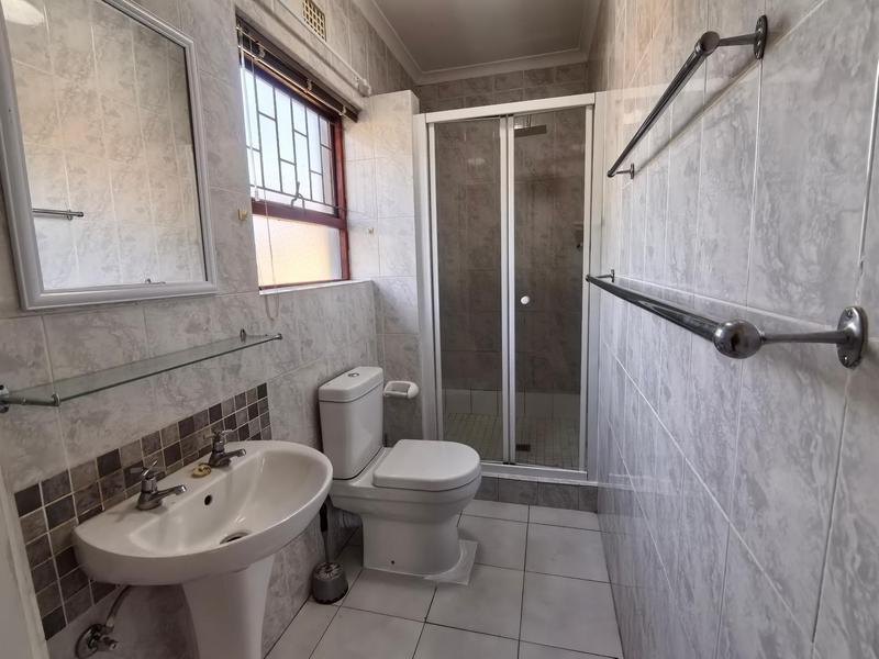 To Let 3 Bedroom Property for Rent in Strand Western Cape
